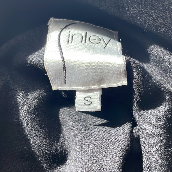 Finley Cropped Black Tank Small - Picture 6 of 7